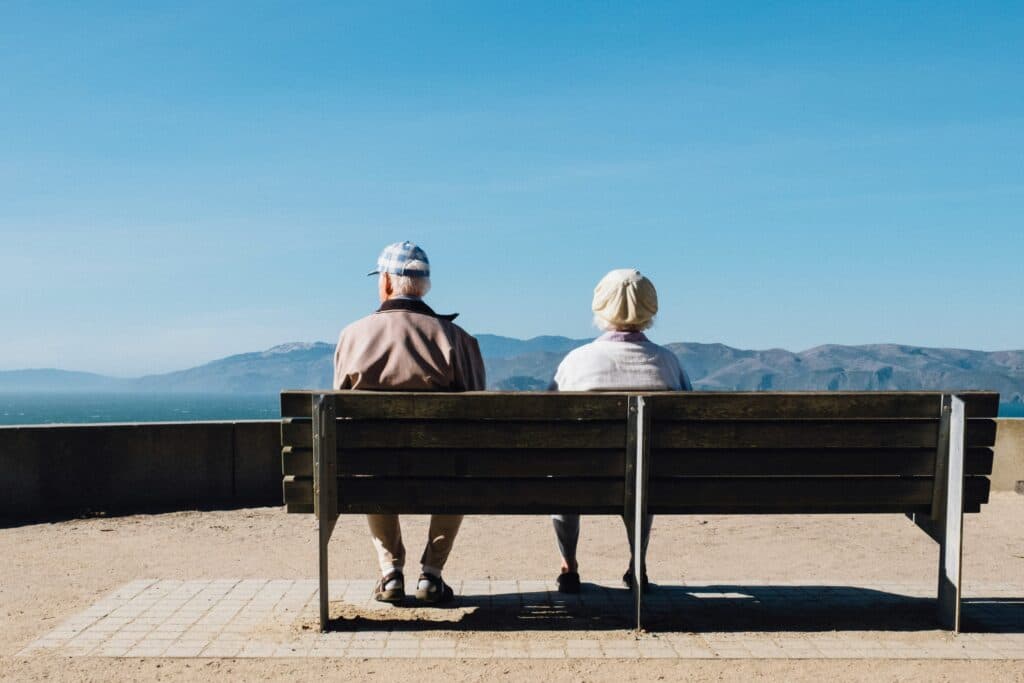 Najlepšie rehabilitačné pomôcky pre seniorov 2025